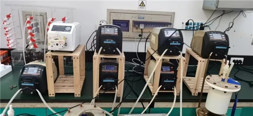 Solution de pompe péristaltique industrielle pour le traitement des eaux usée...